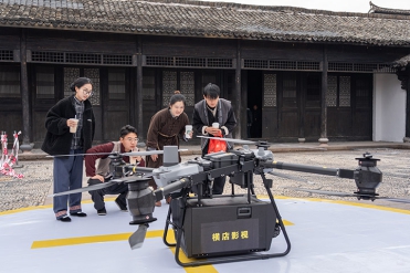 媒體聚焦丨浙江日報：科技為筆，橫店書寫光影新傳奇