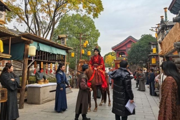 光明日報 | 橫店變“豎店”：浙江橫店這樣推動微短劇“出海”