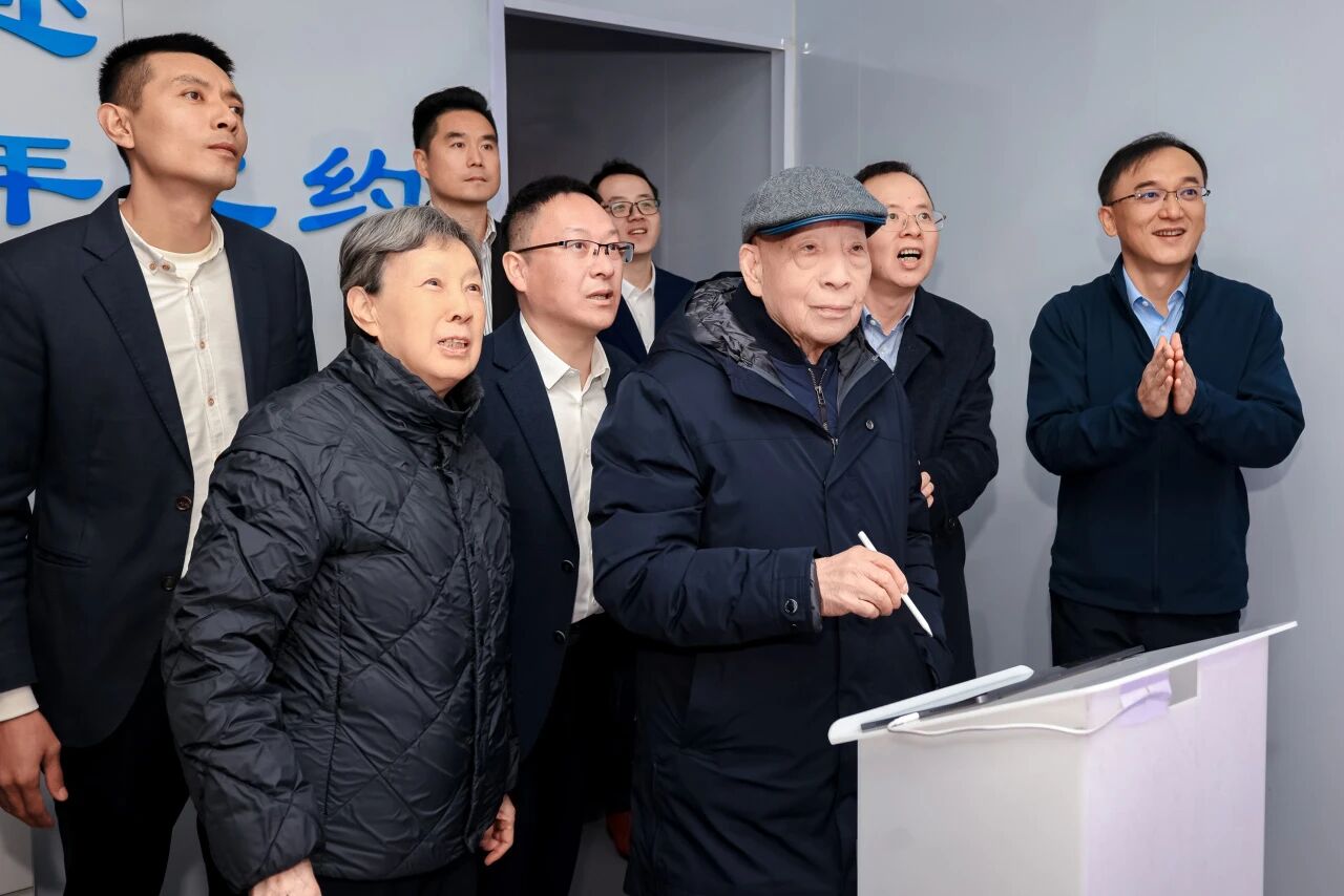 161803_306.jpg (115 KB)