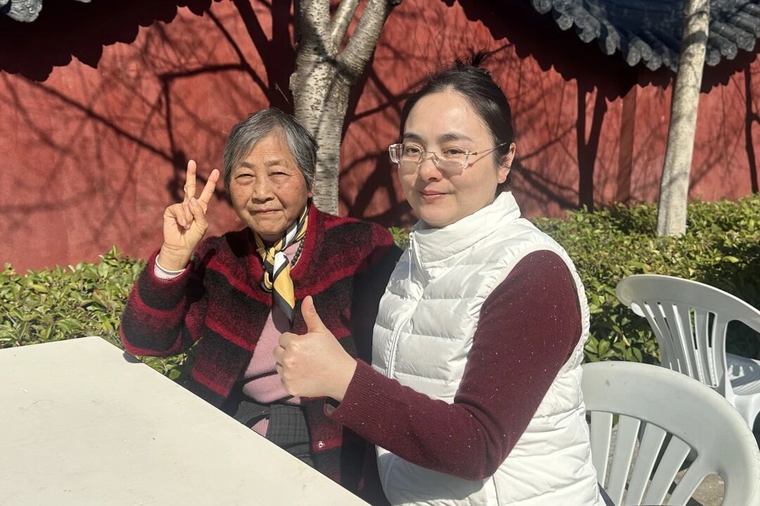 165715_821.jpg (133 KB)