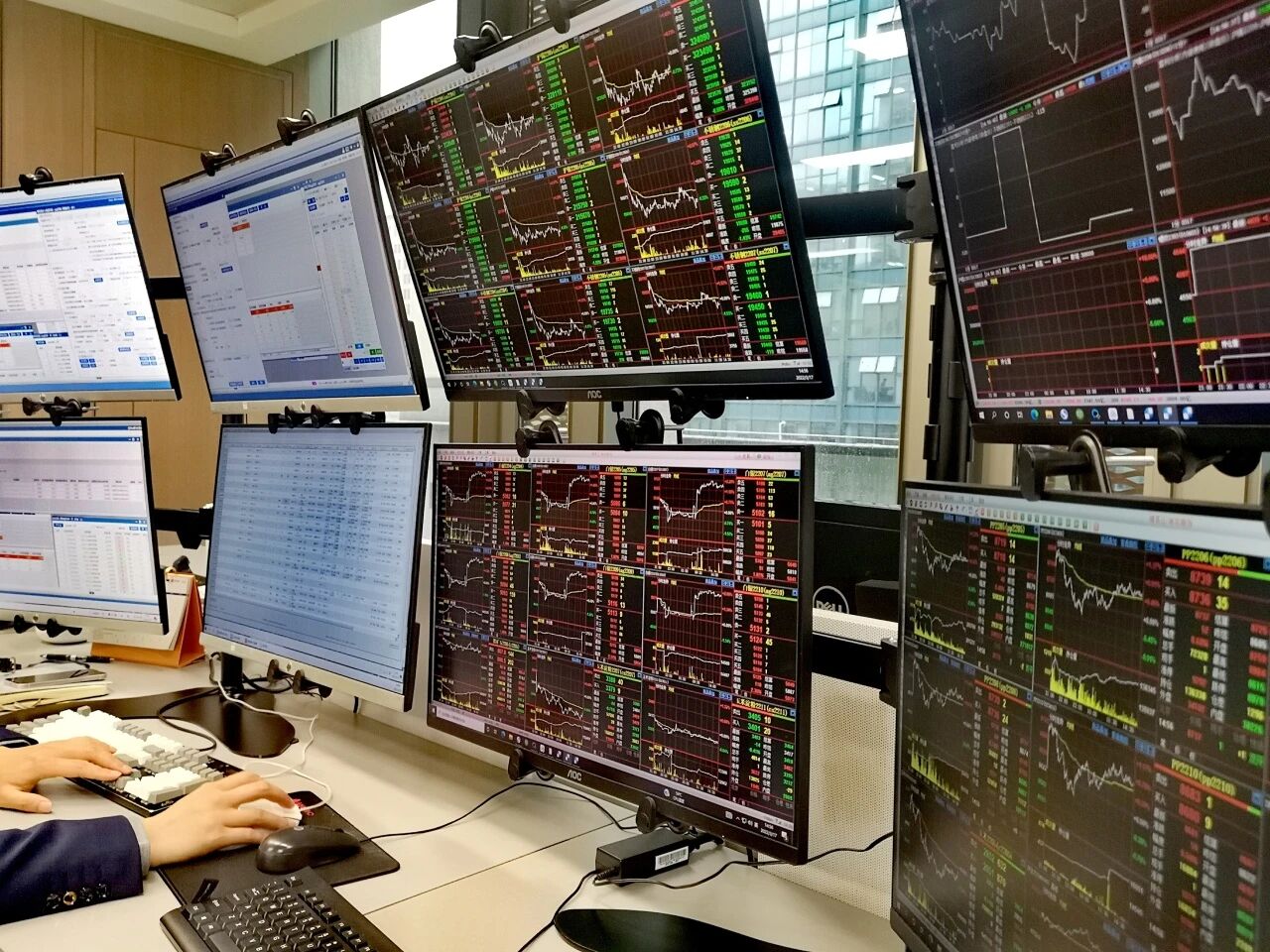 155255_585.jpg (285 KB)